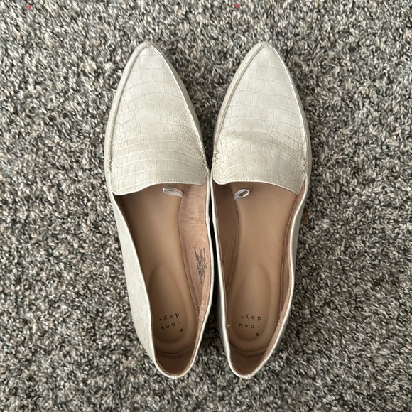 a new day Shoes - New croc pattern pointy flats - size 12